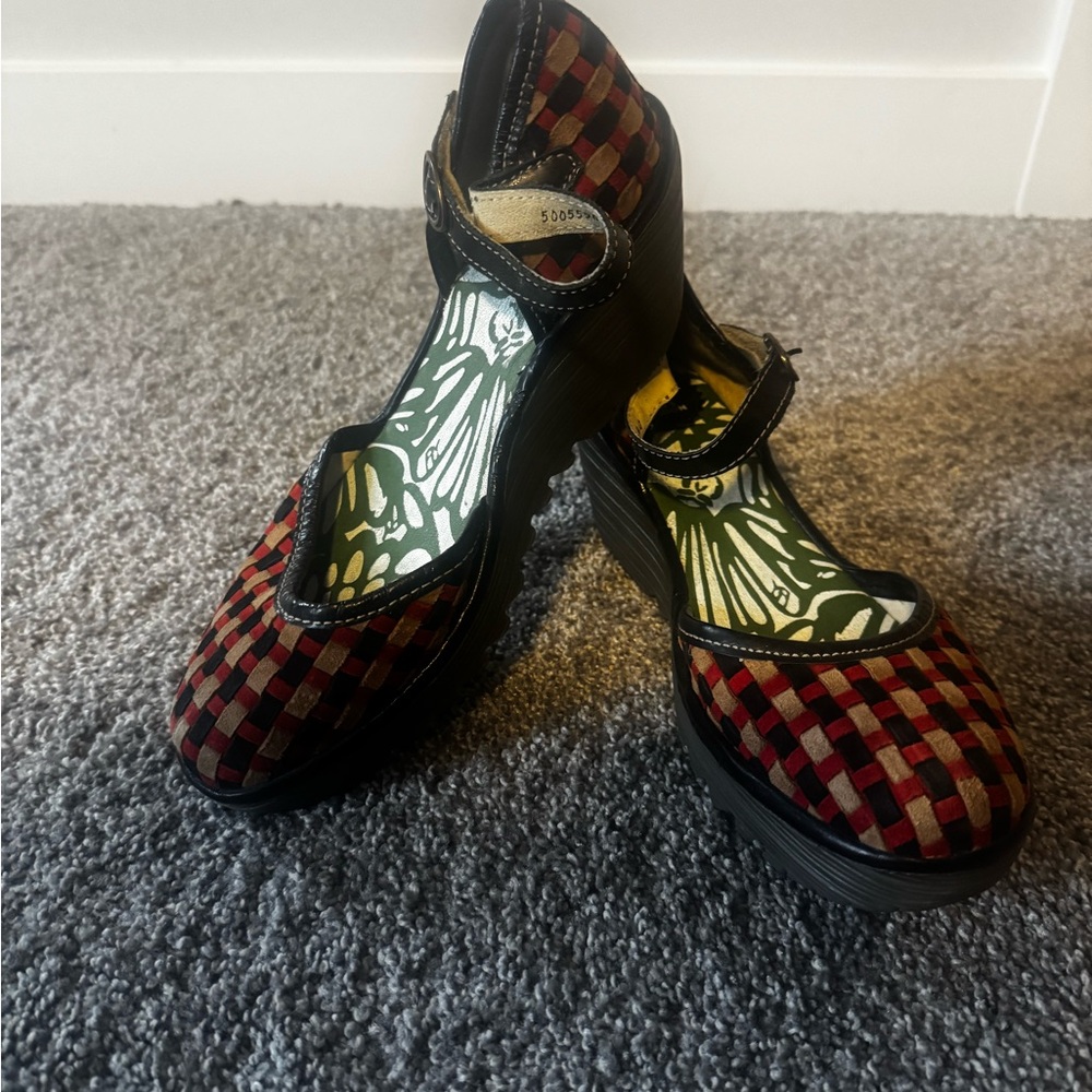 Women’s Red and Black Woven Mary Jane Shoes